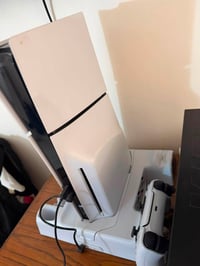 Ps5 سلم اوربي   واحد تيرا مع كامل ملحقات جوستك اصلي ups 1500  قاعدة تب...