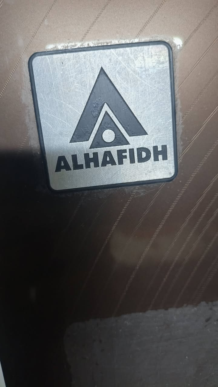 ثلاجه نضيفه وتبريدهه يخبل للبيع شركت الحافض موجود موصفاتهه للبيه سعرهع 125 مكاني بغداد جسر دياله ***********
