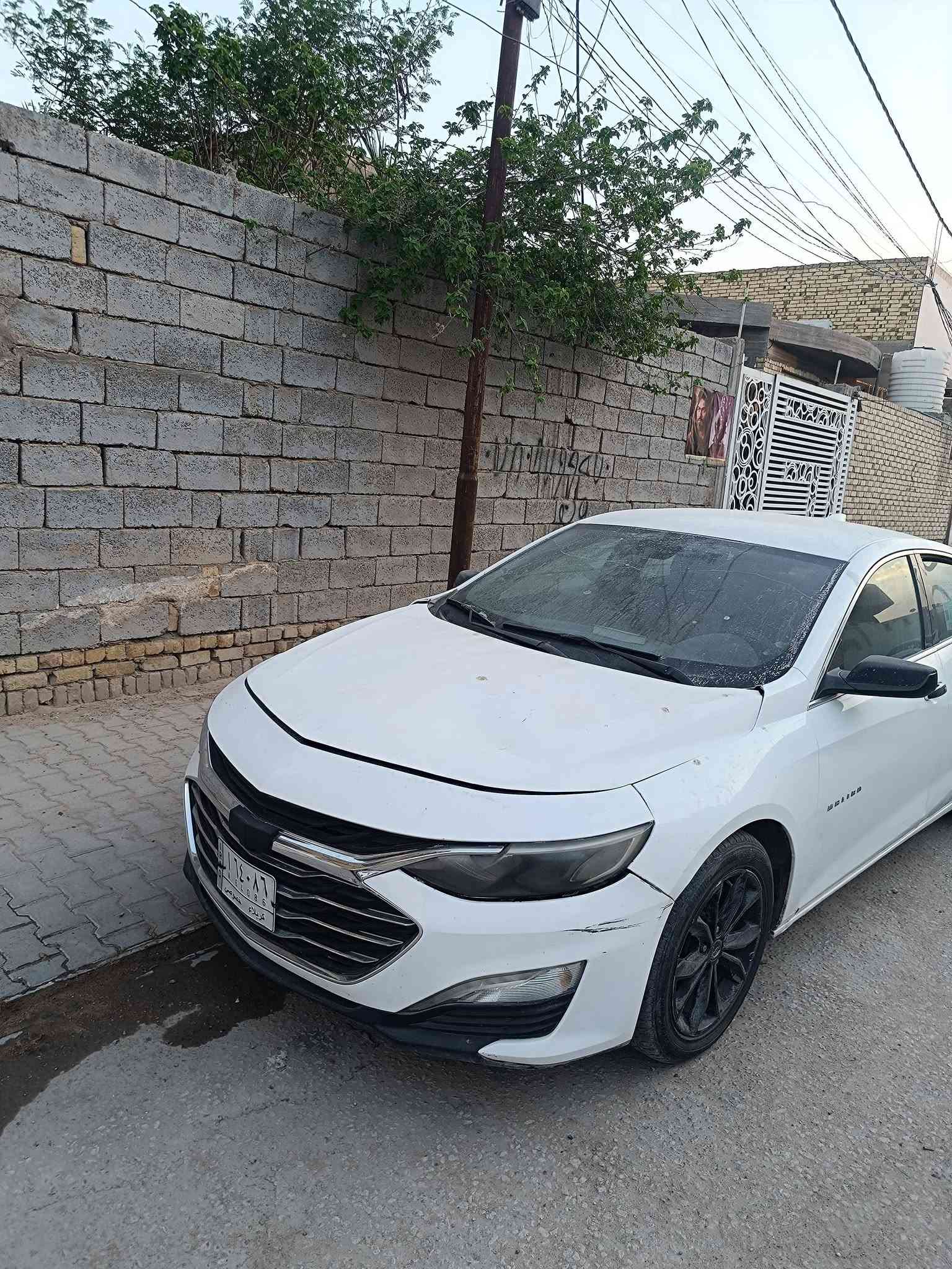 السلام عليكم ماليبو Lt موديل 2020للبيع سياره معوقين كربلاء والمعوق موجود السياره محرك وكير جدد شرط اتدك رون بيه لل6 السياره ما بيه اسم ادوانز سياره كامله بس اشويه بديه الخارجي تعبان شغلات باب وبنيد سياره امانت الله ممسويله سونار بس الي اعرفه بيه بمريكه جاملغ وبنيد بلعراق بيه صايره صفحه اعتقد سياره من ناحيت محرك وكير وعزم خير من الله بس يحتاجله ترتيب اشويه واني ما فارغ اله والله فأريد ابيعه وعندي دوام جامعه ومحتاج افلوسه سياره

(سعره جداً جداً جداً مناسب)

 يعني يجوز تصرف عليه بل ميت 6/7ورقات ترجع غزاله من ناحيت البدي هاذه رقمي ***********السياره مكانه نجف واني خادم خاص موجود واتساب موجود رصيد موجود ولو ما محتاج افلوس ما ابيعه ابهيج سعر
