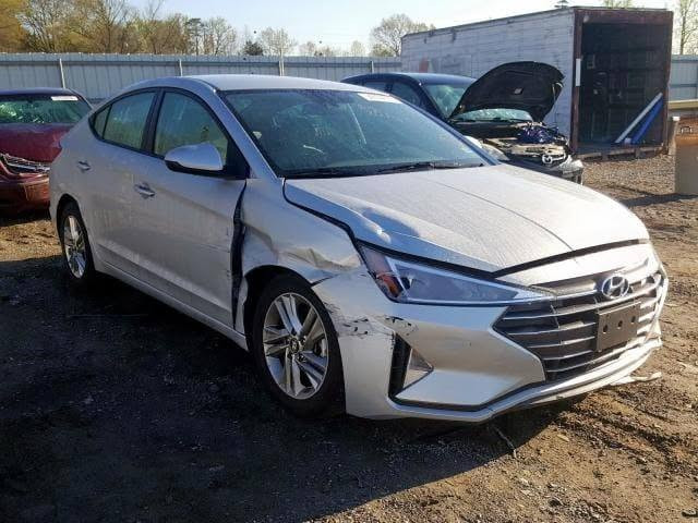 السلام عليكم ELANTRA
2019 وارد أمريكي ضربة جدا خفيفة كلها ليبل واحد شرط  شاصي لغد تكم مكفولات 
سيارة جاهزة من كلشي كير AT 
مكينة ممفتوحة بلادية وخير من الله ماشية : 44 الف mi 
مكاني : بغداد حي اور 
رقمي : *********** 
واتساب واتصال فقط 
السعر : ١١٠ وبيها مجال
