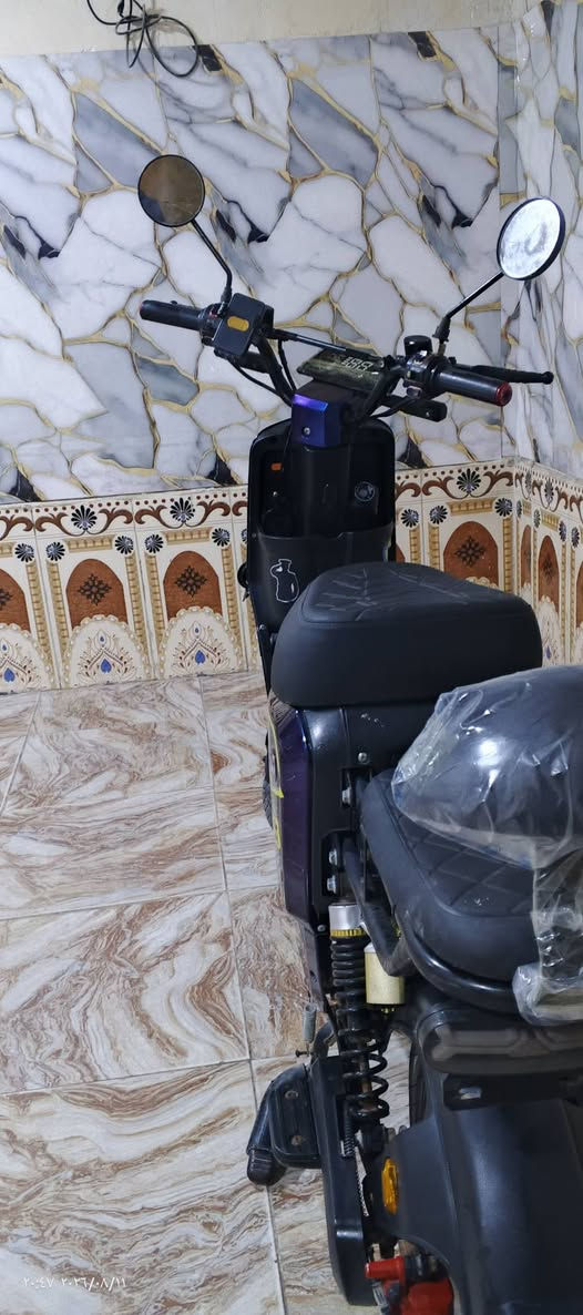 السلام عليكم R9 جديدة شرط الفحص بطاريات 16صار يومين شادهن 26بصرة حي الكفائات السعر 350 رقم ***********
