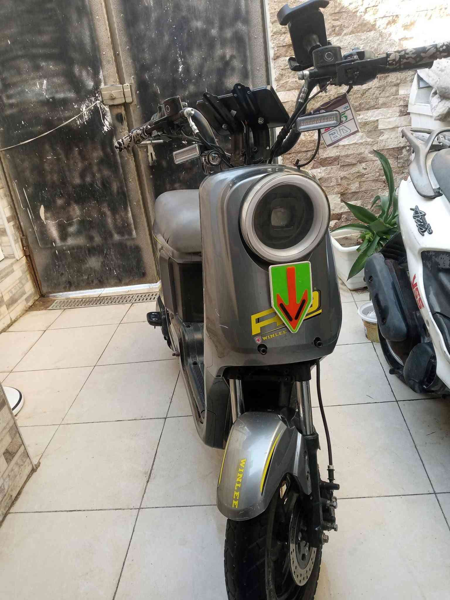 دراجة شحن R9 للبيع نضافة الكفرات 100/80 البطاريات شوية منفوخات🚫 مديل 2026
مواصفات الدراجة⚠️
سويجين وبصمتين☑️
تشغيل عن بعد ✔️
مزودة بلايت زنون عالي ناصي✅
بيه نضام البارك🅿️
بيه نضار ال R ترجع بك🫟
هورن والشاير الحساس عطلان❎
⚜️تايرات جوبلس اصلي
شاحنة اصلية من شركة SUNNY✅
الدراجة مرتبة متعوب عليه💯
شاشة اصليه من شركة swa☑️

التواصل *********** واتساب 
💲السعر 275 وبيه مجال حك الجية
