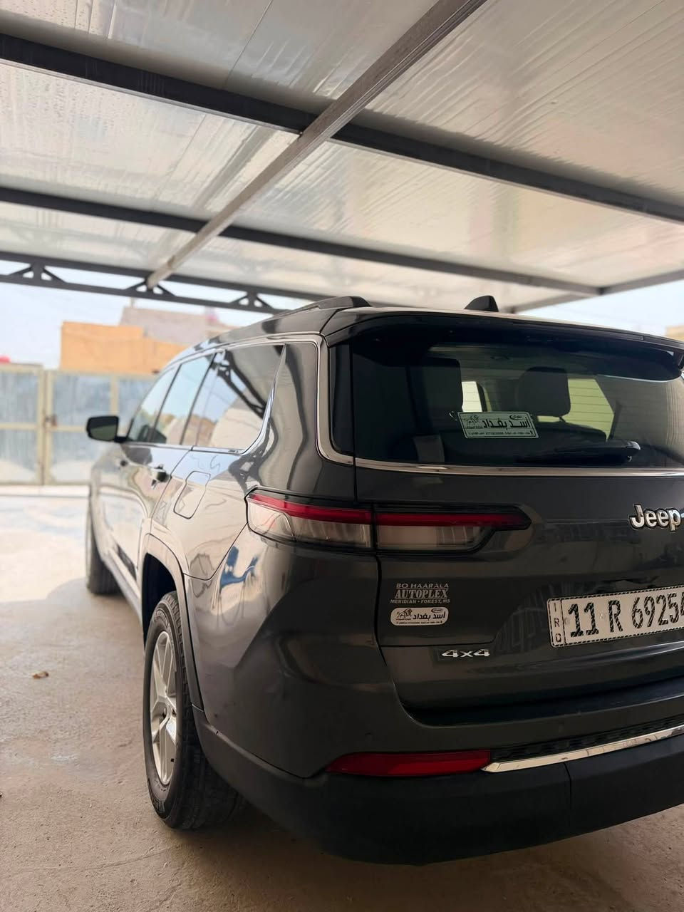🚘🔥 للبيع جيب L موديل 2023 | 7 راكب – فول مواصفات 🔥🚘

✨ المواصفات والتجهيزات:
• 6 سلندر – سعة 3600
• بانوراما ممتدة على طول السيارة 🌟
• المكينة والكير مكفولات ✅
• تبريد 3 قطع ❄️
• بصمة تشغيل + بصمة أبواب 3
• تشغيل عن بُعد
• جنطة كهرباء
• هاند بريك كهربائي
• رادار أمامي
• حساسات خلفية
• مانع تصادم خلفي — يفعّل الفرامل تلقائياً عند الخطر
• 3 كاميرات: داخلية + أمامية + خلفية 📷

📌 ملاحظات السيارة:
• بيها قطعتين تبديل: بابين
• الدعامية مصلحة
• الحادثة مرفقة بالصور أمامكم، وكل التفاصيل واضحة.

💰 السعر: 235 وقابل للتفاوض البسيط

📍 العنوان: بغداد – حي أور
📞 للاستفسار: ***********

🔥 الفحص مفتوح أمام المشتري، والجاد يتفضل.
