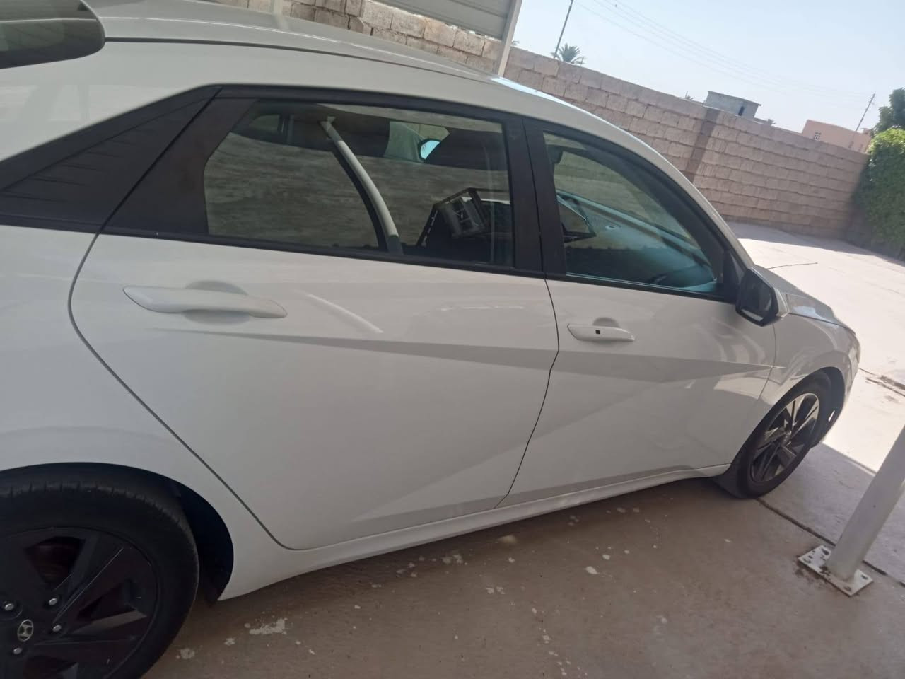 النترا موديل 21 امريكي
ضررها بنيد مبدل وجاملغ ايمن معدل بارد
تحويل ثاني يوم
السعر ١٥٠ 
مكان السياره الرمادي منطقة الحامضيه
رقم صاحب السياره ***********
