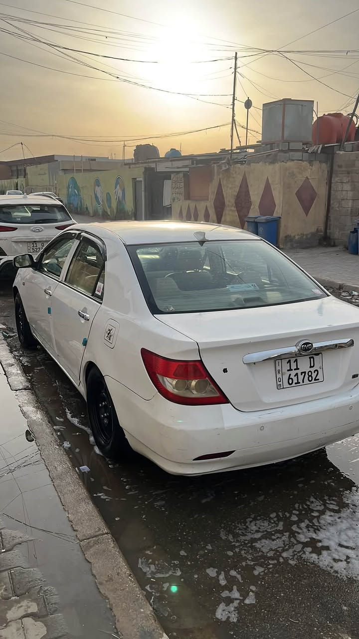 السلام عليكم
اقره منشور كامل
Byd f3 للبيع
موديل 2011كير عادي 
سعره 56 وبيه مجال لحد يكسر بسعره كلشي اكو بسوك 
مبدل بيه باب خلفي فقط
خصوصي بغداد باسمي ثاني يوم تحويل 
مبدل بيه مكينيه مال لانسر حاويه
 كلج جديد 
تايرات اماميه جديده 
حساسات كامره 
معمره لهلالات مالته 
دوواسه مالته تعبانه رادله اعده صبغ 
سياره خير من الله 
تبريد جديد ثلج 
صدره 80‎%‎
مناقصه شي سياره بلعافيه ع ياخذه 
ولحد يكلي امسح منشور جايك اذا متنباع مامسحه
***********بي واتساب 
ماسنجر ماجاوب

