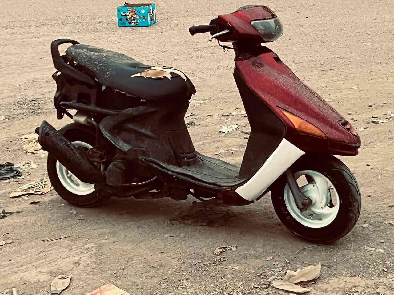 سلام عليكم دراجه فراشه للبيع مفتوحه بيها صالنصه اف ام سعره175وبيها مجال رقم***********
