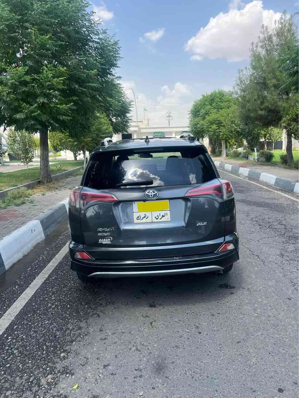 رافور 2017  نفطي 4 قطعه صبغ بدون داخلي مواصفات XLEفول فتحة سقف ماشية 149 مايل گيرومحرك شرط سعر 12900$ مجال 1400$ غرامه ينزل من سعر تلفون *********** عنوان /. زاخو زاخو, دهوك
