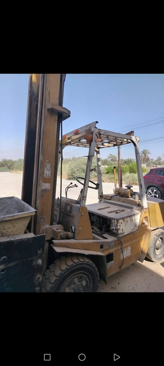 للبيع رافعات  عدد اثنين وحده تي سي ام 3ونص طن شغاله بس  گيرها بي مشكله 
والثانيه ميسيبوشي 2 ونص محركها گايم السعر النهائي 45 ورقه 
***********
