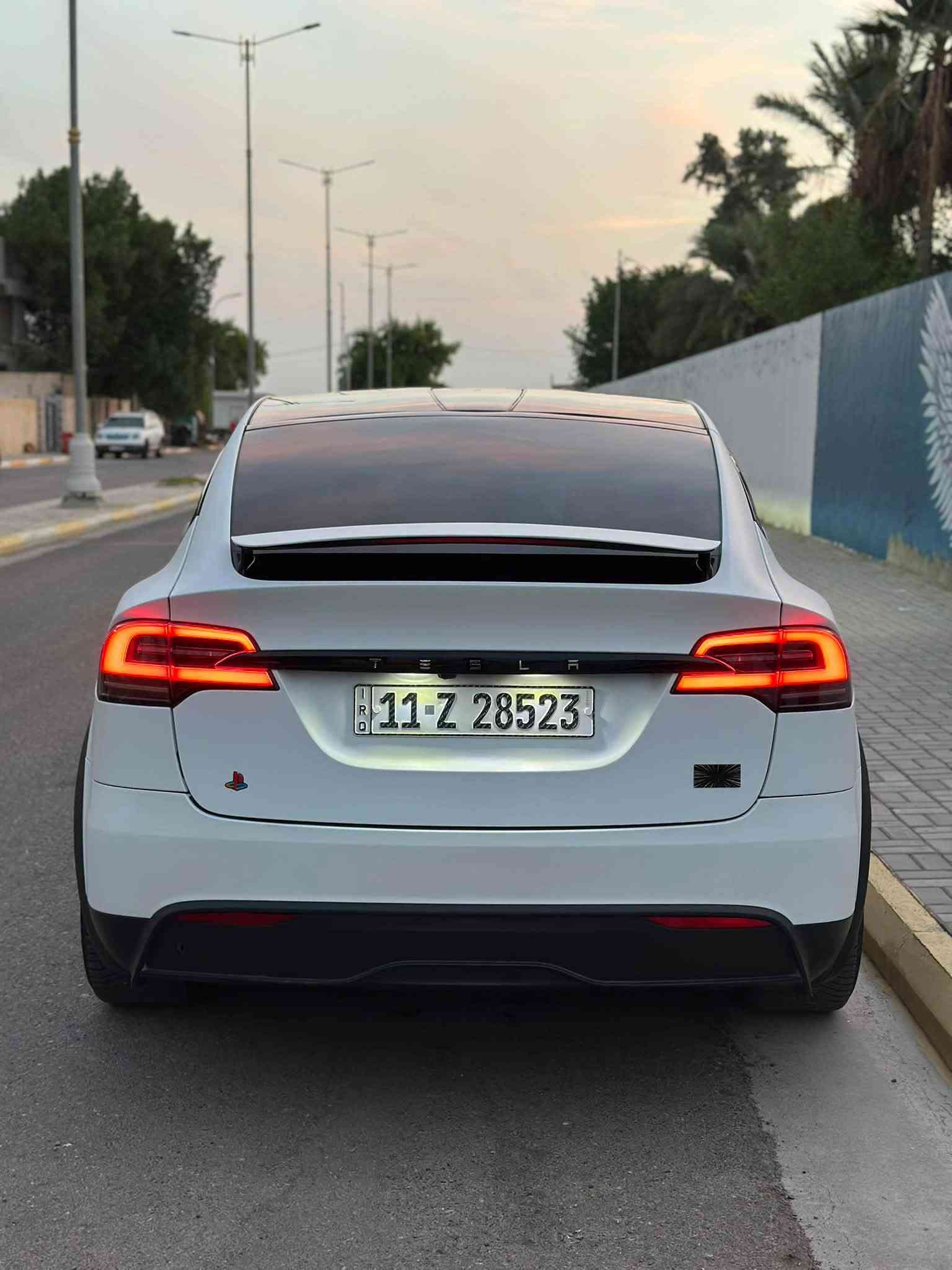 سلام عليكم 
 تسلا x 2023
‎سياره جديده بمعنى الكلمه 
‎حادثه باب خلفي نفسه مصلح
‎السياره فول مواصفات 
‎فول سيلف درايف 
‎كونكتفاي بريموم
سومون 
السياره مغلفه ppf مات طافي
ماشيه السياره 70 الف كيلو
مكاني واسط_الكوت
السعر 375ورقة 
***********
