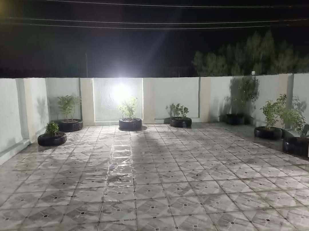 السلام عليكم
بيت للبيع طابوزراعي يتكون من مطبخ واستقبال وصاله وغرفه نوم وصحيات بيت بناء حديث درجه اولى مساحته ١٥٠م الموقع تقاطع هاشميه سياحي الفرع بالقرب من مجمع المفروشات للاتصال والاستفسار *********** أومراسله الصفحه
