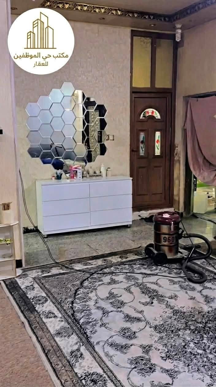 دار للايجار في حي رمضان ١٥٠ متر طابقين ٣ غرف نوم
الطابق الاول طارمة ، صحيات خارجية ، استقبال ، صالة ، مطبخ ، غرفة نوم و صحيات داخلية 

الطابق الثاني غرفتين نوم ، صالة و صحيات 

الايجار ٨٥٠ الف 

***********
***********
