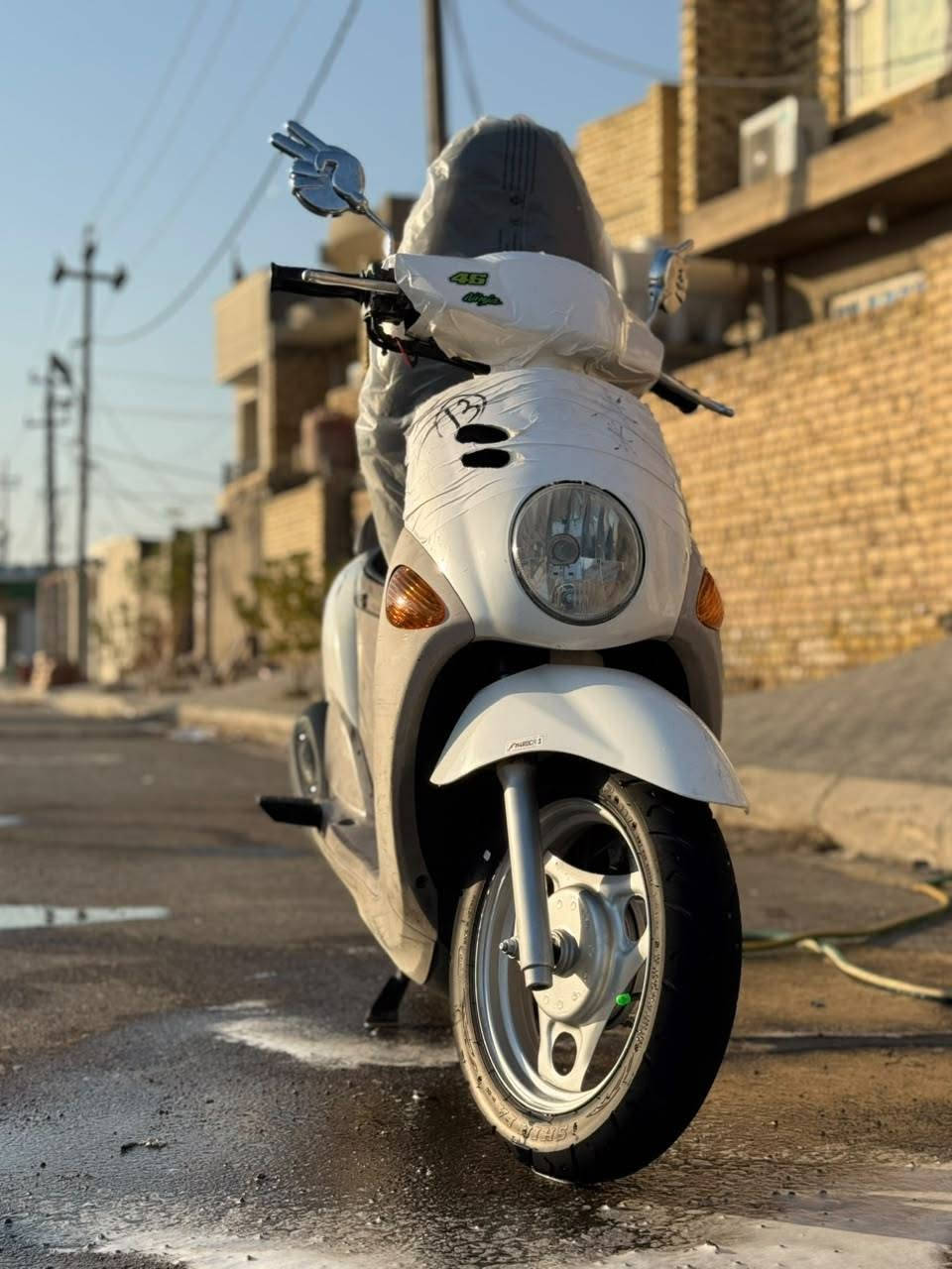 السلام عليكم دراجه فله للبيع كفاله عامه ختم واحد وي المكينه دراجه كبل لشارع ما ناقصهه برغي السعر 1150 وبيها مجال لطيبين مكاني رفاعي الرقم..  ***********
