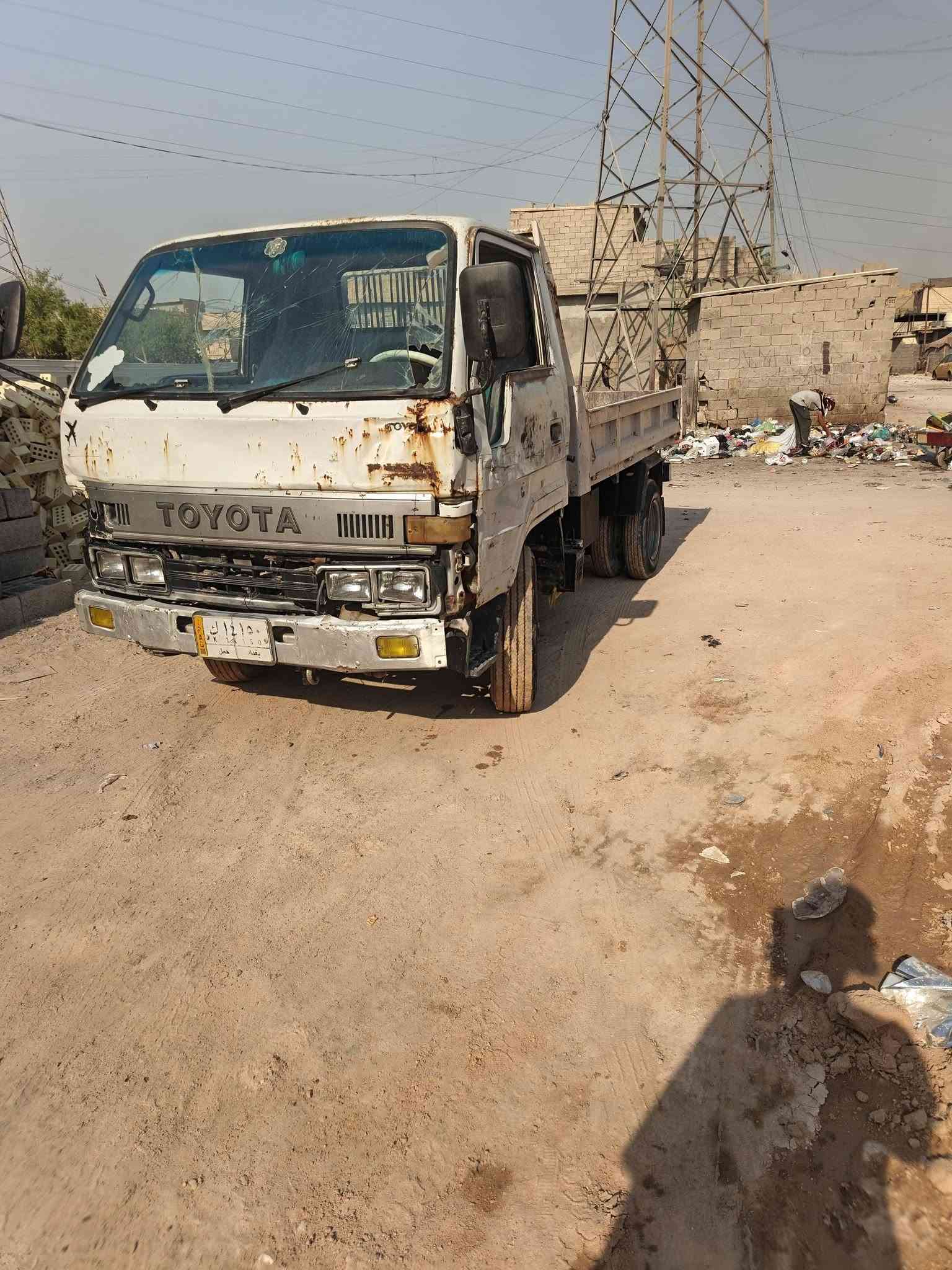 ***********
سياره للبيع رقم بغداد 

ب 40 وبيها مجال سياره شاصيه بي فطر صغير ام عمر
