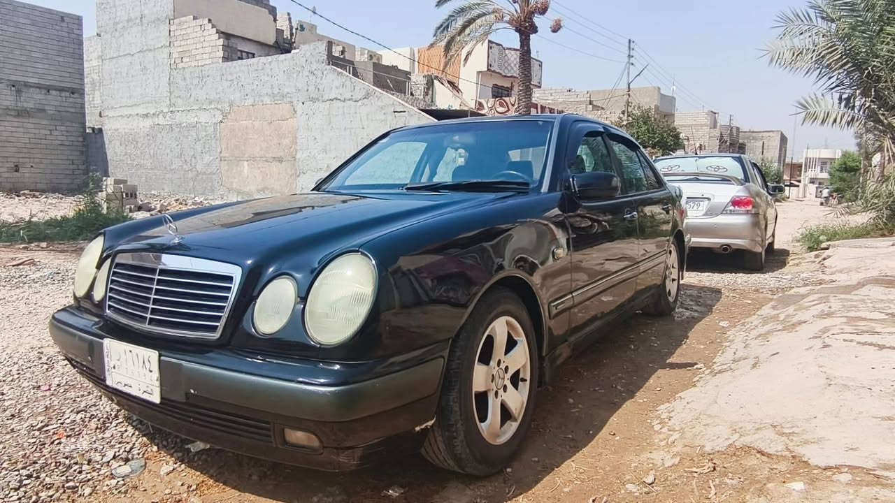 للبيع مارسدس ام عيون موديل2000 مكينه V مرغوبه تبريد مكينه جاهزه رقم سنويه السعر ٥٠ $ بيها مجال مكان ديالئ رقم الهاتف ***********
