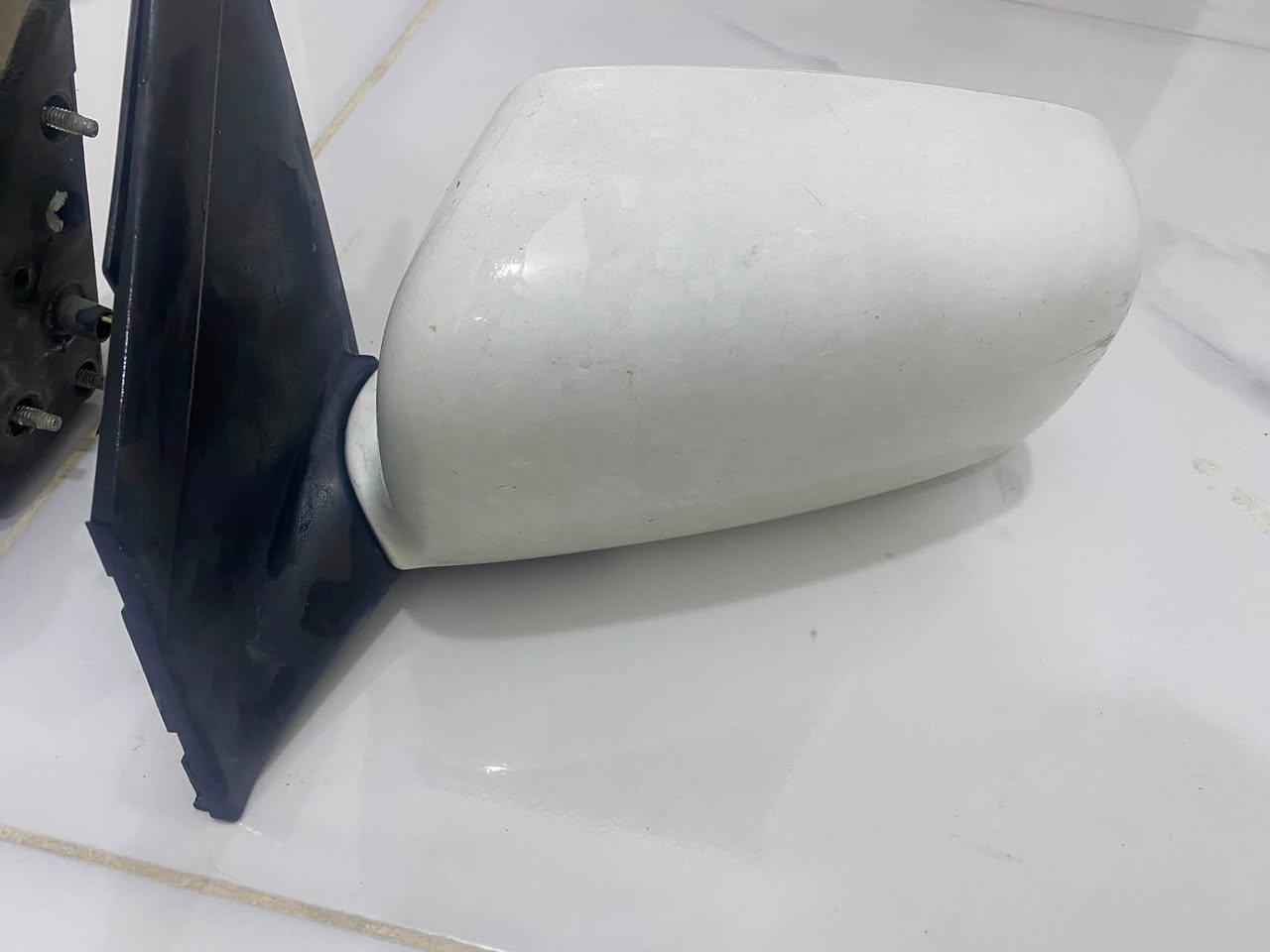 زوج مري لانسر بلادي شركه العامه ٤٥ الف 
بغداد حي القاهره
***********
