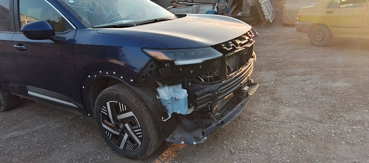 السلام عليكم نيسان كيكس ٢٠٢٥ sv ماشية ١٤ الف للبيع دخول جديد ابيع عل حادثها الحادث موضح بالصور السعر ١٤٧$ملاحظه غراضها موجوده وياها الدعاميات والهلالات وبيها مجال للشراي مدفوع ضريبه وكمرك كامل العنوان بغداد الزعفرانية تترقم جميع المحافظات عدا الاقليم للاتصال ***********
