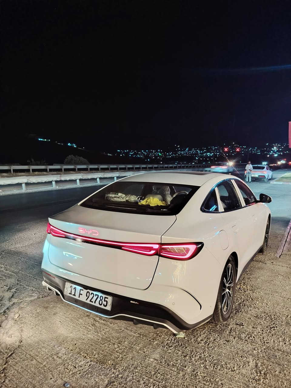 السلام عليكم
BYD سيل 6
موديل 2024
السياره ماشيه 48بيه ضربه بلقبق مال جنطه  ومصلحه وبيهةخسفه زغيره بخشم البنيد بس، والباقي كفاله من كلشي شاحنه اصليه ويه السياره مغلفه الأرضية مالته 
العنوان بغداد السعر 23,500وبيه مجال بسيط الاستفسار ***********
