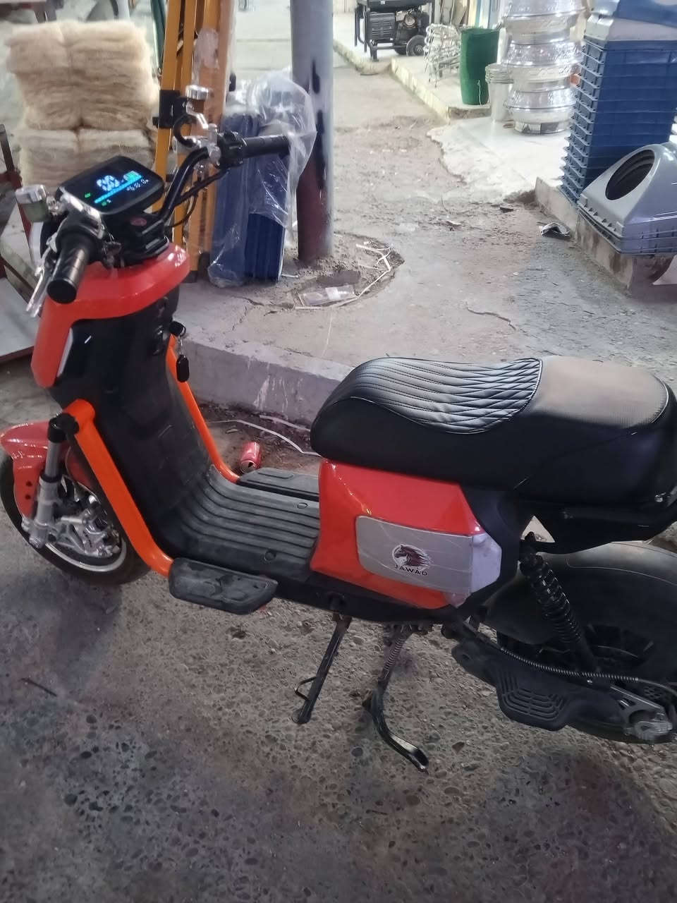 دراجه F11 مستخدم شي كلش قليل بطاريات جديده ليثيوم شرط السعر 700وبي مجال حك الجيه أو اتصل على رقم ***********

