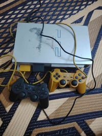 بلي 2 شغال جوستك اثنين وميموري وفلاش نقصه العاب لان انمسحن الالعاب الس...