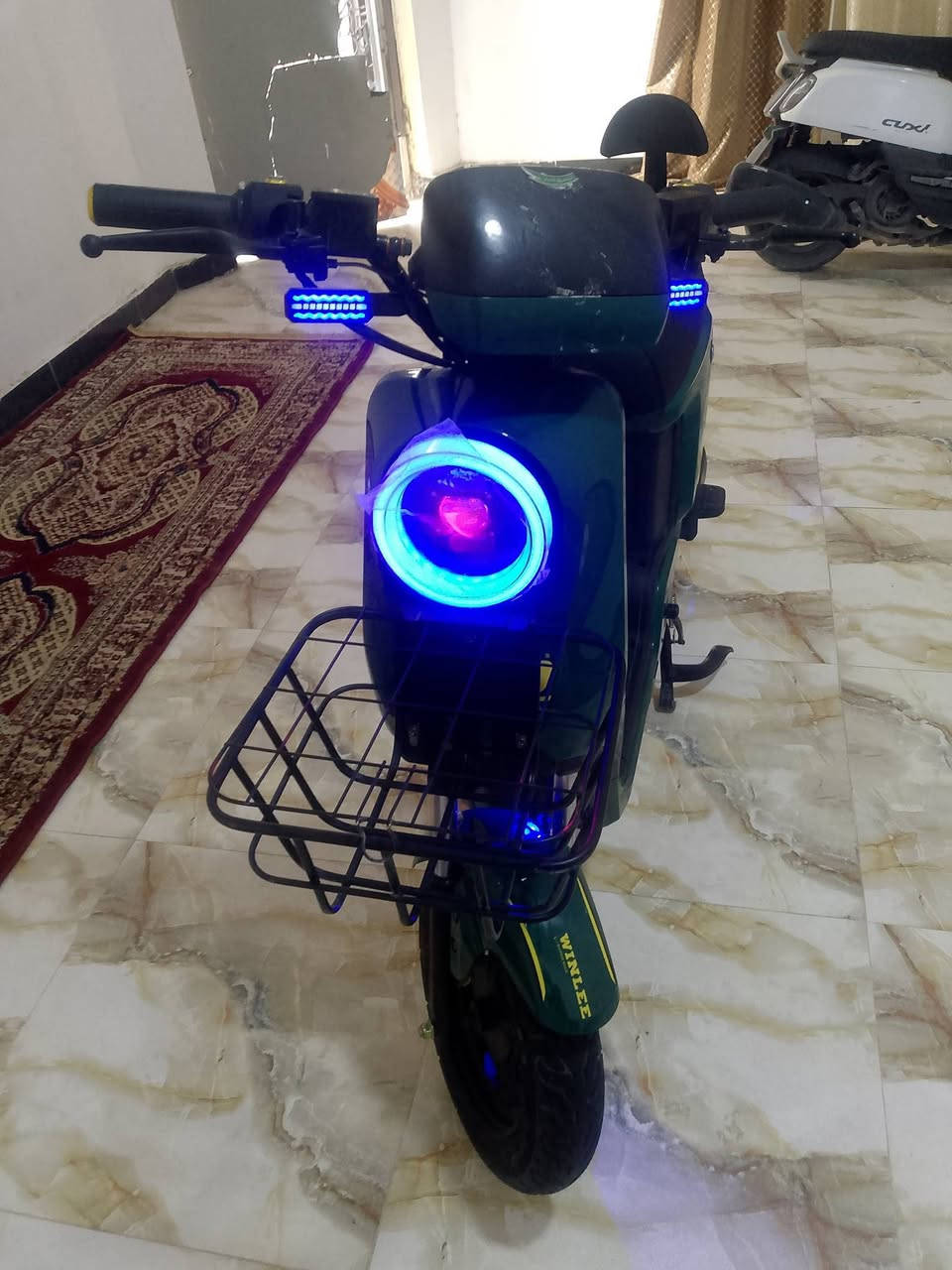 دراجه شحن جديده لبيع 650
المكان الناصريه  يم سجن اصلاح حي السبل 
الرقم ***********
