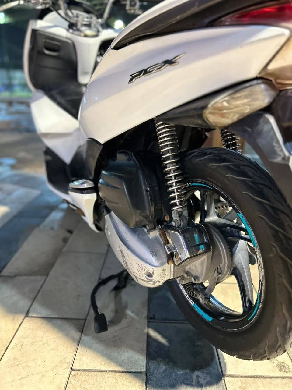 PCX • الجيل الاول • ياباني اصلي