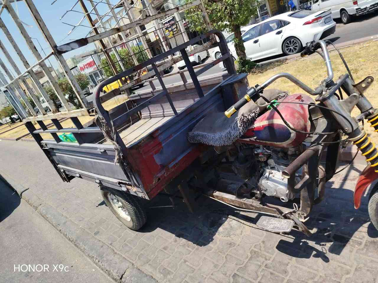 ستوته للبيع دايوان بدون اوراق بس اكفلها من كلشي بيها مكينه جديده مال جمره مديل 21 وكير بوكس جديد ماشه دبلات كله جديد شغاله نكره هندر سعرها هيه والمحجر ب400 قفل مكاني بغداد الحريه ***********
