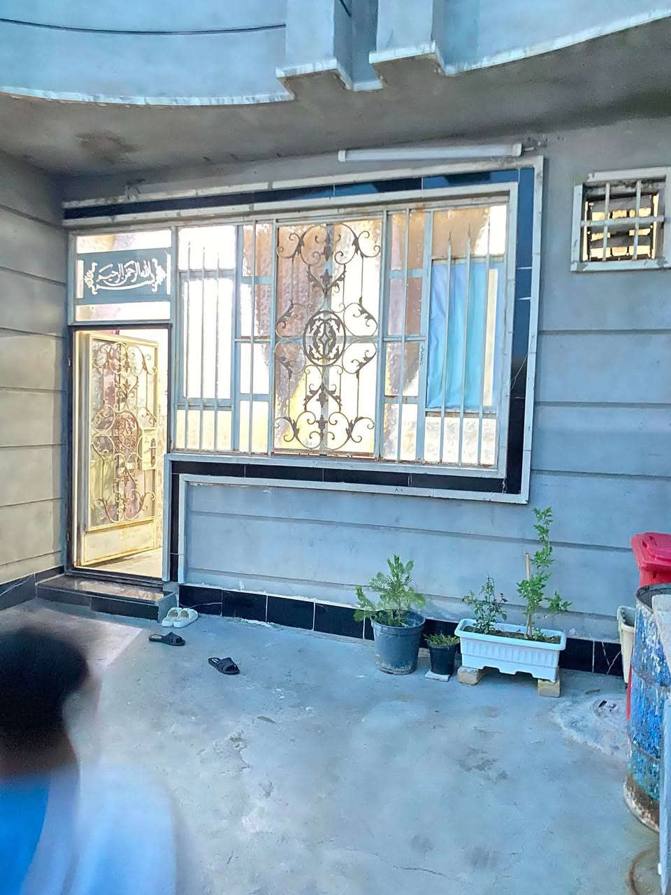 بيت للبيع - جسر ديالى قرب جامع طه
المواصفات:

المساحة: 200 متر مربع  

الواجهة: 10 متر  

النزال: 20 متر  

التقسيم: غرفتين نوم + صالة + مطبخ + استقبال  

الخدمات المتوفرة:

ماء ✅ 

مجاري ✅

تبليط ✅ 

كهرباء ✅

العنوان: جسر ديالى - جامع طه  

السعر: 80 وبي مجال 

للاستفسار: ***********
