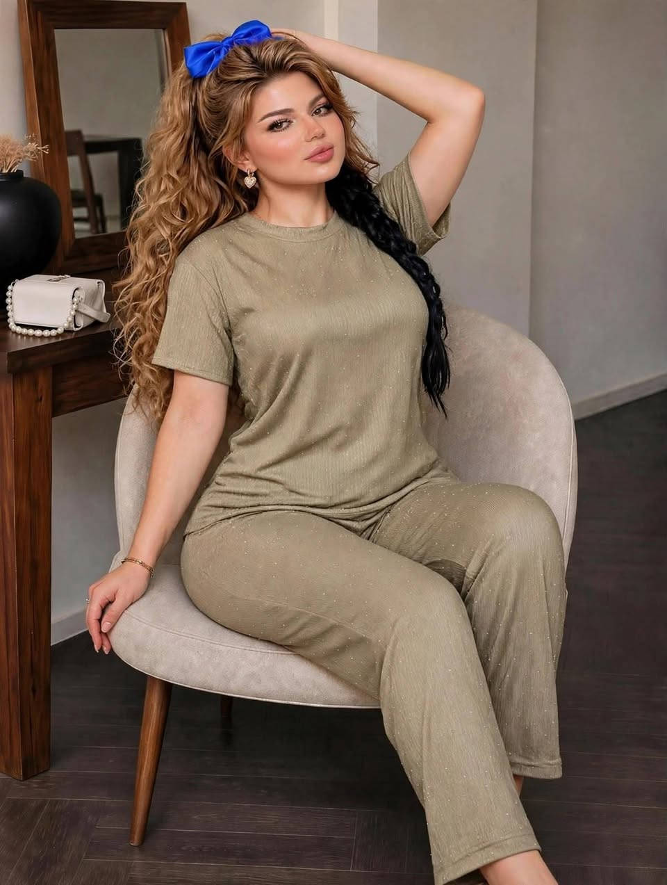 السعر 10الف 🌹💫اجمل وارقى المديلات العصريا ☺️
تراك زبده مع ستراس لامع يجنن
قياس فري سايز 
يلبس من 50 الى 85 كيلو
👑 #أزياء_نورهان 👑
#كوزمتك_نوربيوتي
متزفر كل مايخص المرأة 
ملابس نوم +بيت+مناسبات+لانجري بكل مديلاته 
 مكياج+عطور+منتجات جسم شعر مناطق حساسه مسكات عناية بكل تفاصيل تلاكوها يمنه اكيد الاصلي مع ضمان 

  رقم الحجز واتساب ***********
حسابي الانستا ملابس👇🏻
 #norhan_fashion3
حسابي الانستا كوزمتك👇🏻
#noor_beautyy3
سعر  التوصيل 5الاف لكافة محافضات العراق
