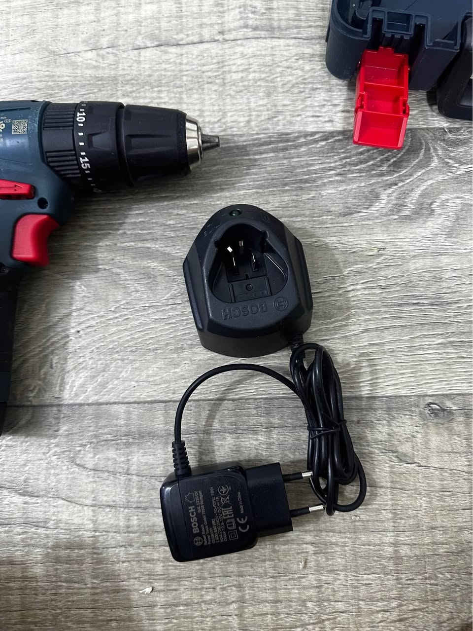 للبيع دريل شحن ماركة بوش BOSCH الالمانية 12V عزم 20
نيوتن مع كامل ملحقاته شاحنة وبطارية وجنطة تخزين فتح وشد سرعتين وتثقيب ومطرقة همر موضح كلشي بالصور والفديو، الدريل مستخدم بحالة ممتازة سعر الجديد 120 الف وارخص سعر بالنت 110 الف ابيعه ب80 الف لان مستخدم يتوفر توصيل مجاني في مركز البصرة
*********** متواجد اتصال او واتساب البصرة, العراق
