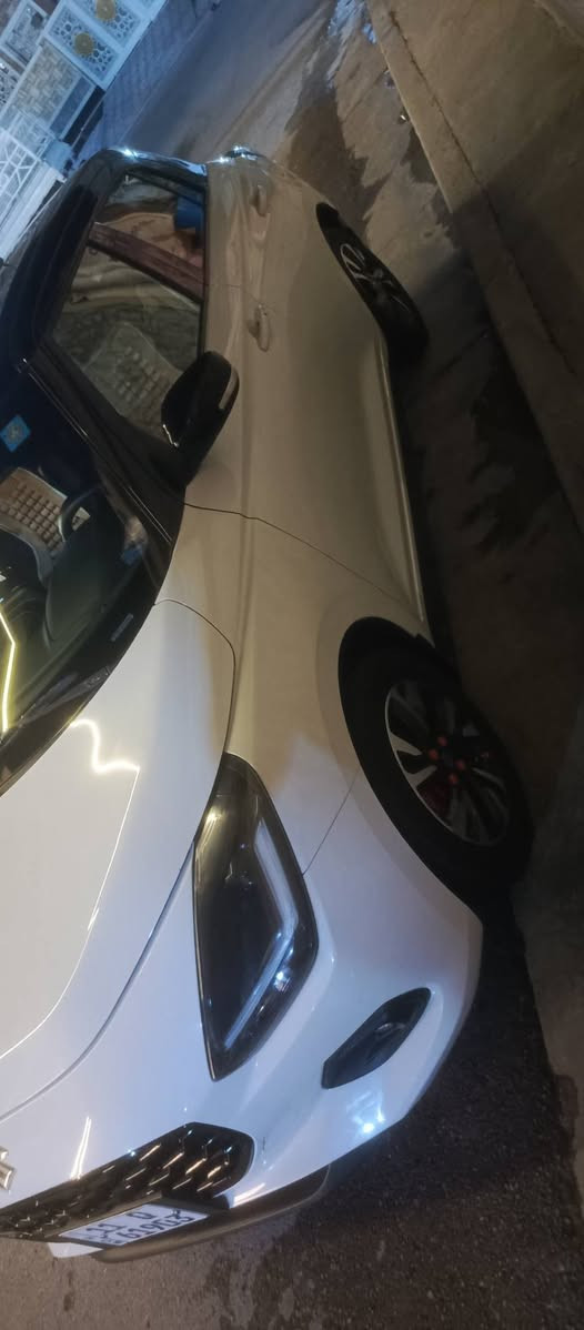 سازوكي سويفت Hybrid موديل 2025
مواصفات فول عدة الفتحة / 🚙
1- بصمة 
2- لد نهاري LED 
3- لايت زنون بلادي (عدسة) 
4- مانع انزلاق NSC 
5- اوتو ستوب AS🚫
6- كاميرا خلفية + رادار خلفي 🎦
7- رادار تصادم 
8- كروس مثبت سرعة ⏱️
9- محرك كهرباء شحن ذاتي (بانزين)
10- شفت سرعات 🚥
11- أبل واندرويد كار 🚏
12- بگ لايت LED 
13- تحديد مسار 🛣️
14- مري كهرباء شفط 
15- سقف اسود BLAK
16- شاشة لمس 📺
17- شاشة لوحة تحكم 
18- صرفيات الوقود (ممتاز) ⛽
19- لوحة التبريد بيانو 
20- بطارية عدد 2 ليثيوم 
21- تحكمات ستيرينج (سبيكر اتصال) 
22- دفتر ضمان (محرك وگير) 
23- ستيرينج كهربائي 
24- حجم الويل كاب 16 s
25- كشافات ضباب 
26- رقم بغداد دولي (جديد) 
27- اشارة ترحيبية 
28- ابواب بصمة 
29- وسائد هوائية عدد 8 
ملاحظة /   السيارة بحالة ممتازة جدا وكاملة من كلشي اقتصادية بانزين وهايبرد سعر 88وبيها مجال  مطلوبة للمصرف اقل 3سنة نضام وكالة/اتصل/***********
