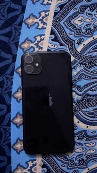 هذا إعلان --- *ايفون 11 عادي 128GB - نضافة 100% مكفول*  المواصفات: - ا...