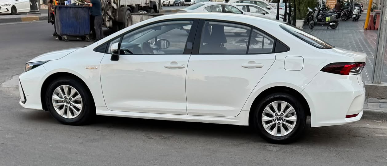 كورلا 2024 هايبرد رقم بغداد باسمي
 هزه جديده
ماشيه 8الاف حقيقي 
يعني اخت زيرو ع وضع الشركه
سونارها موجود ويه صور
بدون فتحه 
وباقي مواصفات معروفه مال هايبرد
مكاني الكاظميه
تحويل ثاني يوم 
السعر 158 ورقه 
***********

