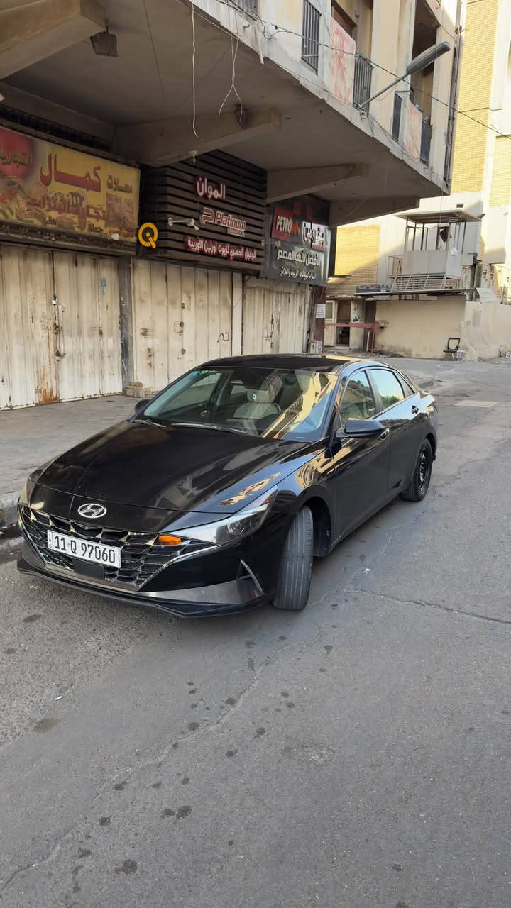 � للبيع Hyundai Elantra

موديل: 2023

اللون: أسود �

السياره حادثه بنيد مصلح + جاملغ بارد وبيه شخط باب الخلفي 

جاهزة السيارة مابيها اي نقص 

شادله عدسات  LED

مكان السياره بغداد /الدورة 

السعر المطلوب ١٢٨ وبيه مجال جدا بسيط 

رقم موبايل : ***********
