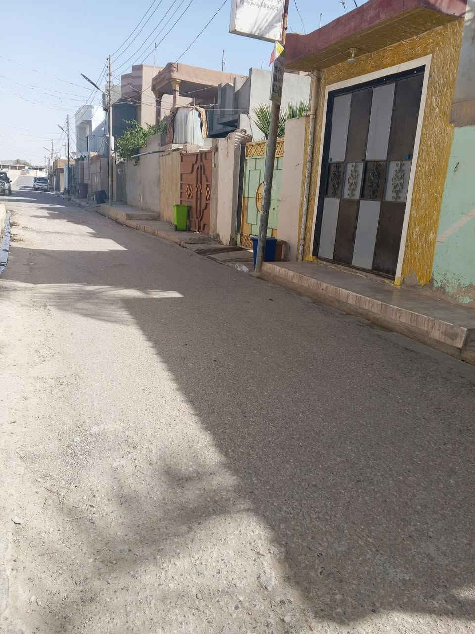 دار للبيع ديالى قرةنبة حي العسكري مساحه الدار 100 م***********
