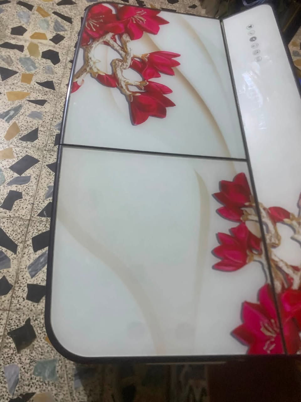 للبيع غراض مكنسه كهربائيه وغساله *********** عندي واتساب غراض جديده
