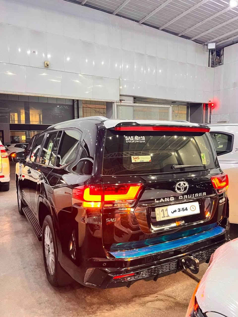 ﷽

� لاندكروز بلاك ادشن 2024 GXR -Limited 
شركة ساز   ام الضمان 
بلاك ادشن اصل مو تلزيك
فول موصفات 
1. فتحه سقف 
2. كامرات 4 
3. رادارات 
4. حساسات 360 درجه 
5. صندوق كهرباء 
6. شاشات عدد 3 
7. كشنات كهرباء 
8. شاحن لاسلكي 
9. ثلاجه 
10. نظام فور ويل 
11. كشنات تبريد 
12. محرك 6 سلندر 4000 تنفس طبيعي 
13. جديدة وحلوه ومال جناي 
14. رقم بغداد مميز باسمي تحويل مباشر 
15. كفاله عامة من جميع النواحي 
16. بعدها بحالة الوكالة 
• نظام تحكم منفصل بالتبريد للمقاعد الخلفية
 • شاشة وسطية كبيرة ونظام صوت فاخر
 • فتحات USB، بلوتوث، أنظمة أمان حديثة

السيارة  ختم بلاك بكل مكان                         

مغلفه PPF للبيع او مراوس 

السعر اتصل 

لاستفسار الاتصال ع الارقام التالية 📲📲

*********** // *********** ‏

تحياتي لجميع
