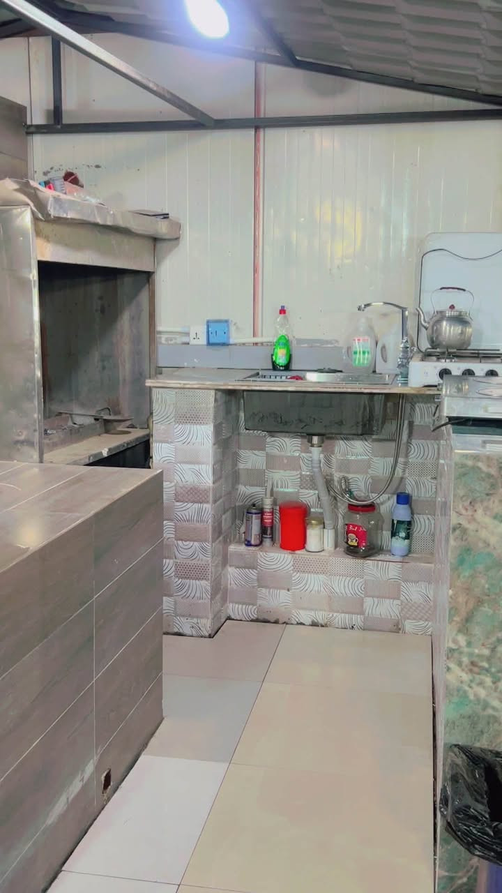 🌿 مزرعة للبيع – اليوسفية / حلان
📜 طابو 25

📐 المساحة: 666 متر
📏 النزال: 37متر
🏡 الواجهة: 18 متر + فرع 4 متر

🔹 تحتوي على مخطط بيت شريطي كامل مع المجاري بمساحة 200 متر
🔹 مسبح 10×5 متر مع منظومة مسبح كاملة
🔹 جلسة مفتوحة غير مكتملة
🔹 حديقة
🔹 نوافير
🔹 حمام خارج

📍 الموقع: اليوسفية – حلان

📞 للاستفسار: ***********
