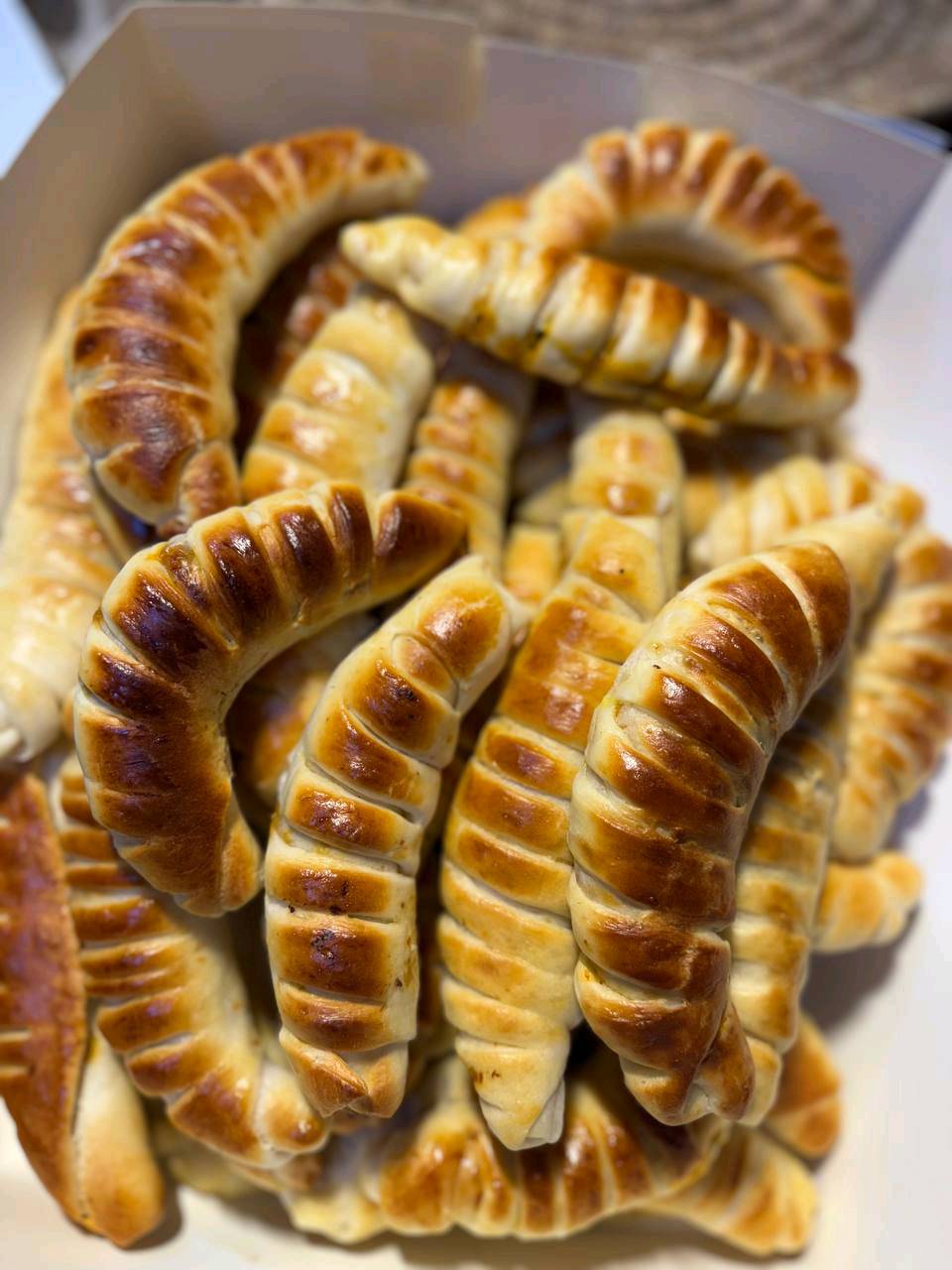 من قلب الناصرية نوصّلك 
أحلى الكيك والمعجنات البيتيه 🎂
للحجز  ***********✨
الحجز مُسبق✨✨✨
متوفر توصيل الناصرية _ المركز 📍