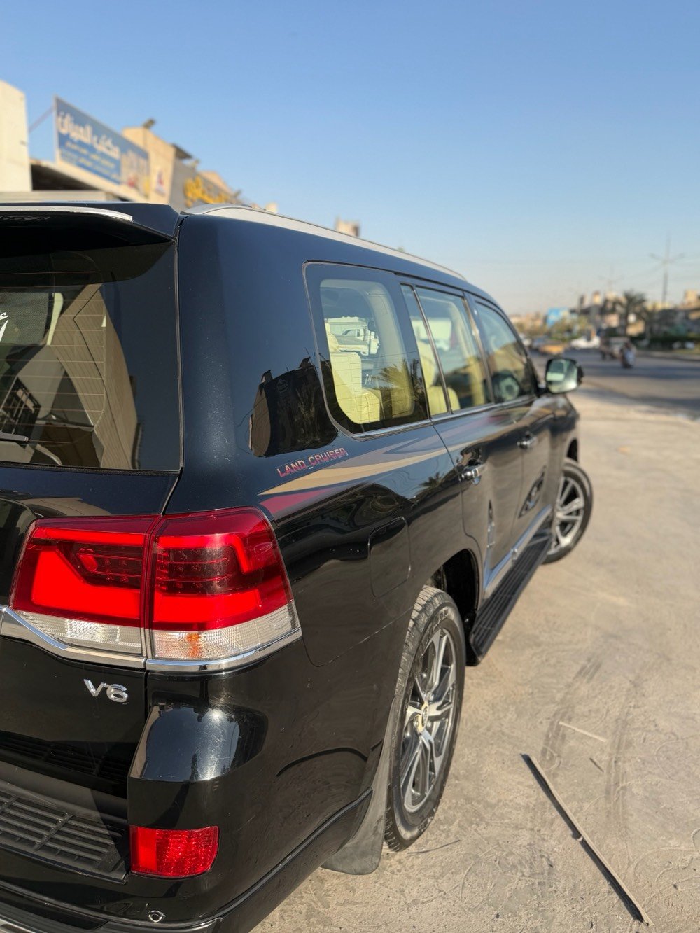 لاندكروز ٢٠٢٠ ماشي ١٥٥
بيهة بارد بل جاملغ عكس السائق مرجعي بيدي ار وفاتحين لباب لغرض تعديل الجاملغ الباب ممصلح ولا بي شي 
بيهة طختين مبينات 
سعر ٤٨ وبيهة مجال
***********