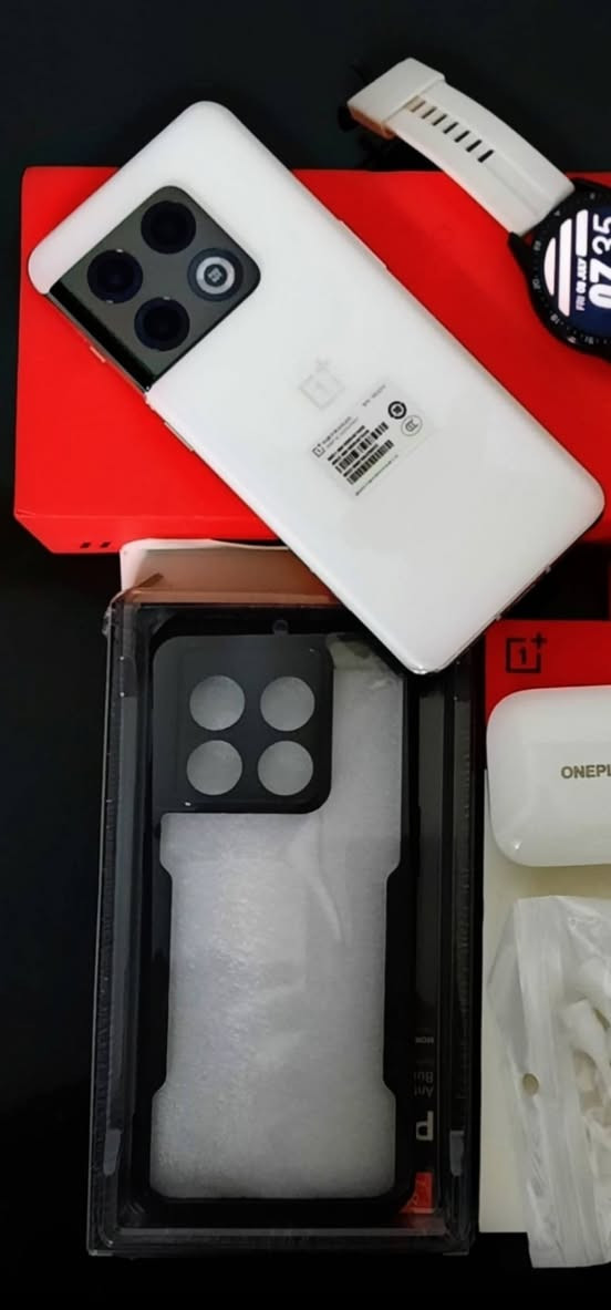 OnePlus 10 pro 5 G Dual sim
Rom 512 / Ram 24 / Oxygen Os 15  

جهاز نادر و جديد جداً بحالة الوكالة و بدون اي اضرار او شخوط . وياه سماعات ون بلص بدزر برو لون ابيض و شاحنة و گفرين ماركة نيلكن . 

مكاني الموصل ، الجاد بالشراء يتصل و اني بخدمته . توصيل ما عندي .  ***********
