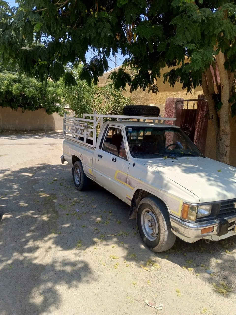 سلام عليكم بيكم تيوتا مديل 88للبيع   رقم ديالى
عنوان ديالى الحويش اتصال***********
