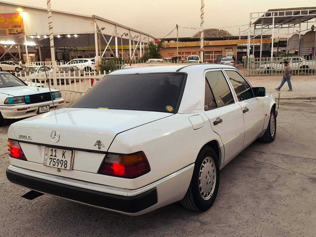 السلام عليكم
للبيع او  مراوس بكوري فقط مرسيدس دب قبغ اسود موديل 1988 رقم بغداد انكليزي 
مكينة و گير كفالة   من الحادث ولصبغ 
قواعد دبل سليمة من الخياس 
صدر امامي خلفي 100% 
حداديه من الدعاميه للدعامية جديده شادها قبل اسبوع 
السيارة مانقصها برغي ترايك للبصرة 
منضومة تبريد جديده ثلج 
باتري جديد 
دبل فيت بم جديد 
فلتر بانزين +فلتر عنكبوت 
نوزلات كصة اخو الجديد 
بلكات جديد 
عنكبوت جديد تنسى شي اسمه اصراف
شيال گاردن جديد ادامة 
اريل كهرباء جديد 
أخوان الشراي يتصل مو شراي اترجاك لتعبني لان شبعت وعود 
مكاني النجف الاشرف 
السعر 75
بيها مجال قليل  حگ الجية
للاستفسار 
الاتصال 
*********** واتساب النجف, العراق
