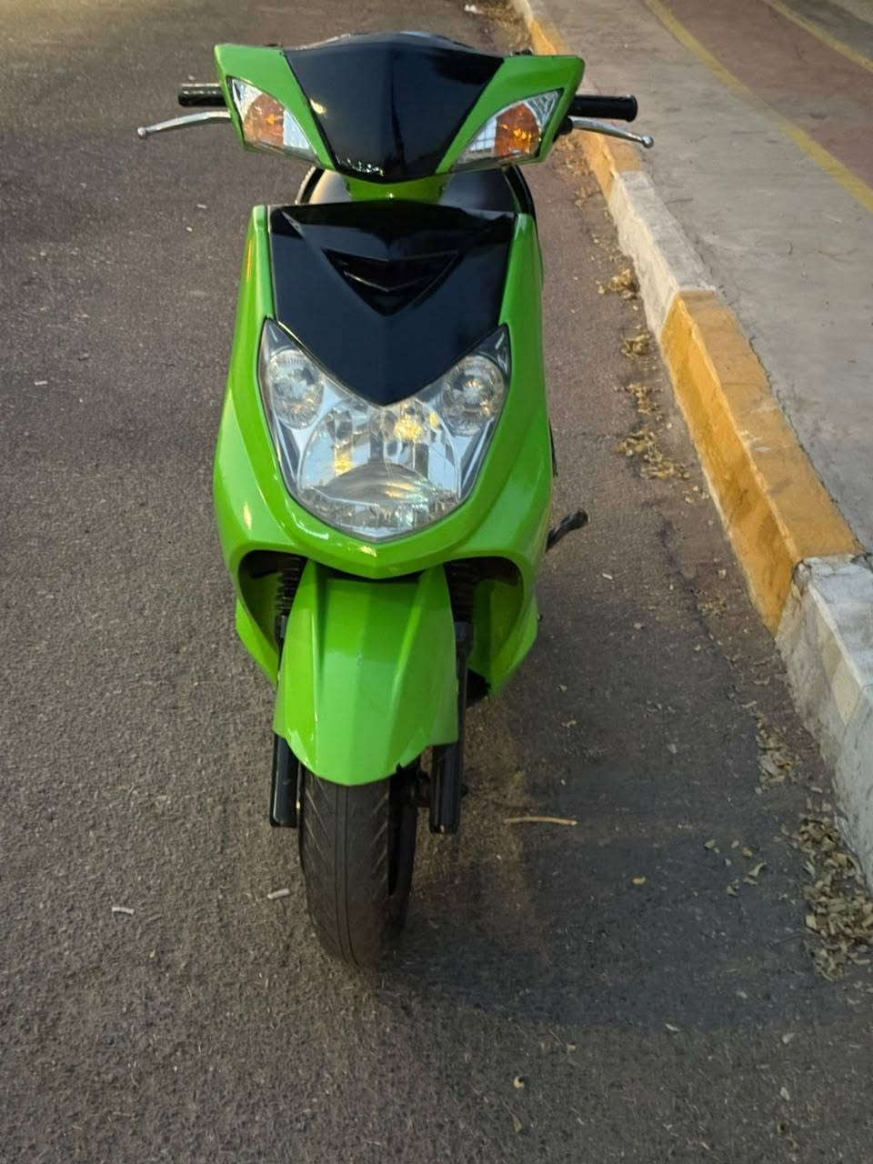 سكنس فحل نوزل خطين دراجه بلاديه ايي نقص مابيها مكينه بلادي وكفرات بلادي تتعب تكول نضيفه كهربائيات كله شغاله العنوان بغداد شارع حيفا *********** السعر 750
