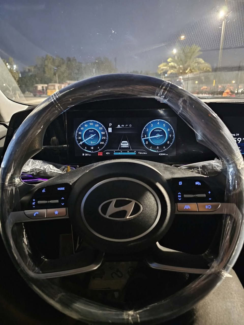 السلام عليكم ...
النترا SEL 2024 وارد امريكي دخول جديد بدون صبغ ولا تبديل .. السيارة ( كلين تايتل )
رقمها اربيل بأسمي و الهزة جديدة ٢٠٢٦ شهر السادس ...
تحويل مباشر ( شرط التحويل )
حادثها بسيط من جوة على المكينة و امصلح
السيارة ماشية 40 الف وقابل للزيادة
مواصفاتها 
لون نفطي 
محرك ٢٠٠٠ دوش المرغوب
تشغيل عن بعد ( بصمة )
بصمة ابواب 
بصمة صندوك
رادارات 360 
تحديد مسار
مثبت سرعة
مانع تصادم 
شاشة جبيرة متصلة دجتل و تدعم نضام كار بلي
كامرة دوار 
ثلاث انضمة قيادة سبورت و نورمال و سمارت 
ويل ١٧ كروم 
اربعة دسك
منافذ تايبسي شحن سريع
و عليها تايرات جدد 
و تبريد ثلج
سعرها 15.500
للأستفسار اكثر ***********
