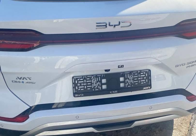 متوفره حاليا لدى شركه ومعرض عصر السرعه لتجاره السيارات
🔥 BYD Song Plus PHEV AWD موديل 2026 🔥
⚡ أبرز المواصفات

✅ محرك 1.5 لتر Plug-in Hybrid
✅ نظام دفع رباعي AWD
✅ قوة تصل إلى 330 حصان
✅ ناقل حركة E-CVT
✅ مدى كهربائي يصل إلى 80 كم (WLTC)
✅ بطارية Blade LFP مع شحن AC ودعم V2L لتشغيل الأجهزة الخارجية
✅ تسارع من 0 إلى 100 كم/س خلال 5.9 ثانية
✅ سرعة قصوى تصل إلى 180 كم/س 

✨ الفخامة والراحة

🌟 شاشة وسطية دوارة قياس 15.6 بوصة
🌟 شاشة عدادات رقمية 12.3 بوصة
🌟 شاشة عرض أمامية HUD
🌟 نظام صوتي بـ 10 سماعات
🌟 مقاعد كهربائية مع تدفئة وتهوية
🌟 سقف بانورامي
🌟 شاحن لاسلكي 15W
🌟 تكييف أوتوماتيكي ثنائي المناطق
🌟 إضاءة داخلية متعددة الألوان 

🛡️ أنظمة الأمان

✔ وسائد هوائية متعددة
✔ كاميرات وحساسات أمامية وخلفية
✔ نظام الثبات الإلكتروني
✔ مراقبة ضغط الإطارات TPMS
✔ تحذير من التصادم الأمامي والخلفي
✔ الكبح التلقائي للطوارئ
✔ مراقبة النقطة العمياء
✔ المحافظة على المسار والمساعدة على القيادة أثناء الازدحام
✔ التحكم التلقائي بالإضاءة العالية (ADAS) 

🛡️ الضمان

✅ ضمان المركبة 6 سنوات أو 150,000 كم
✅ ضمان البطارية 8 سنوات 

كميات محدودة
📍 بغداد الوزيريه
شركه ومعرض عصر السرعه
📞 للحجز والاستفسار
***********☎️
***********☎️
