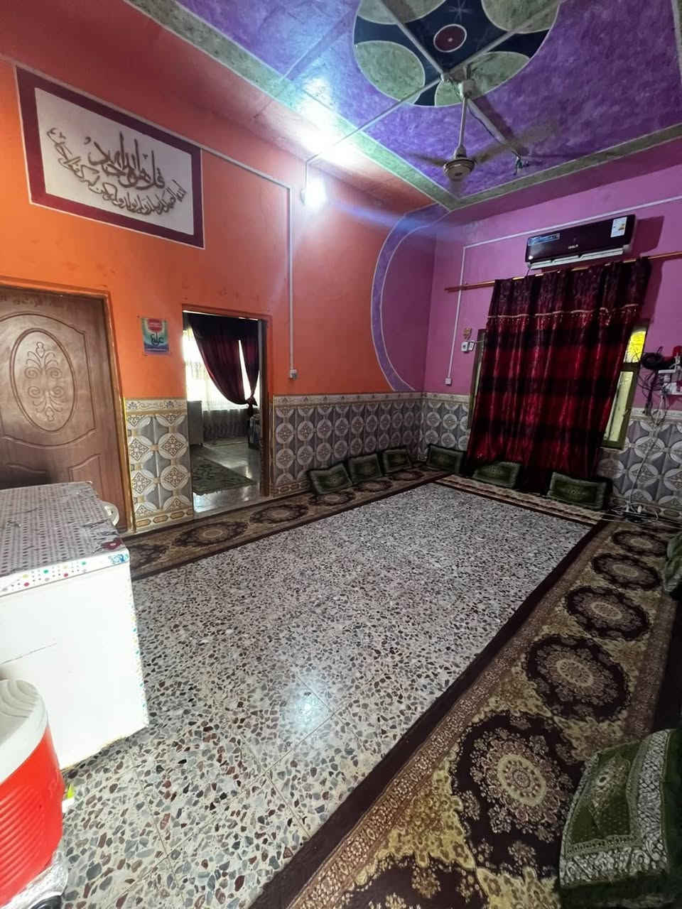 ب
بيت للبيع زراعي سند ٢٥ مساحة ٢٥٤ م يبعد عن المنتزه حي المهندسين ٤٠٠م يوجد كافة الخدمات يحتوي على غرفتين وبراني وهول ومطبخ وصحيات محل وممر حول البيت  للاستفسار التواصل خاص  *********** واتساب
