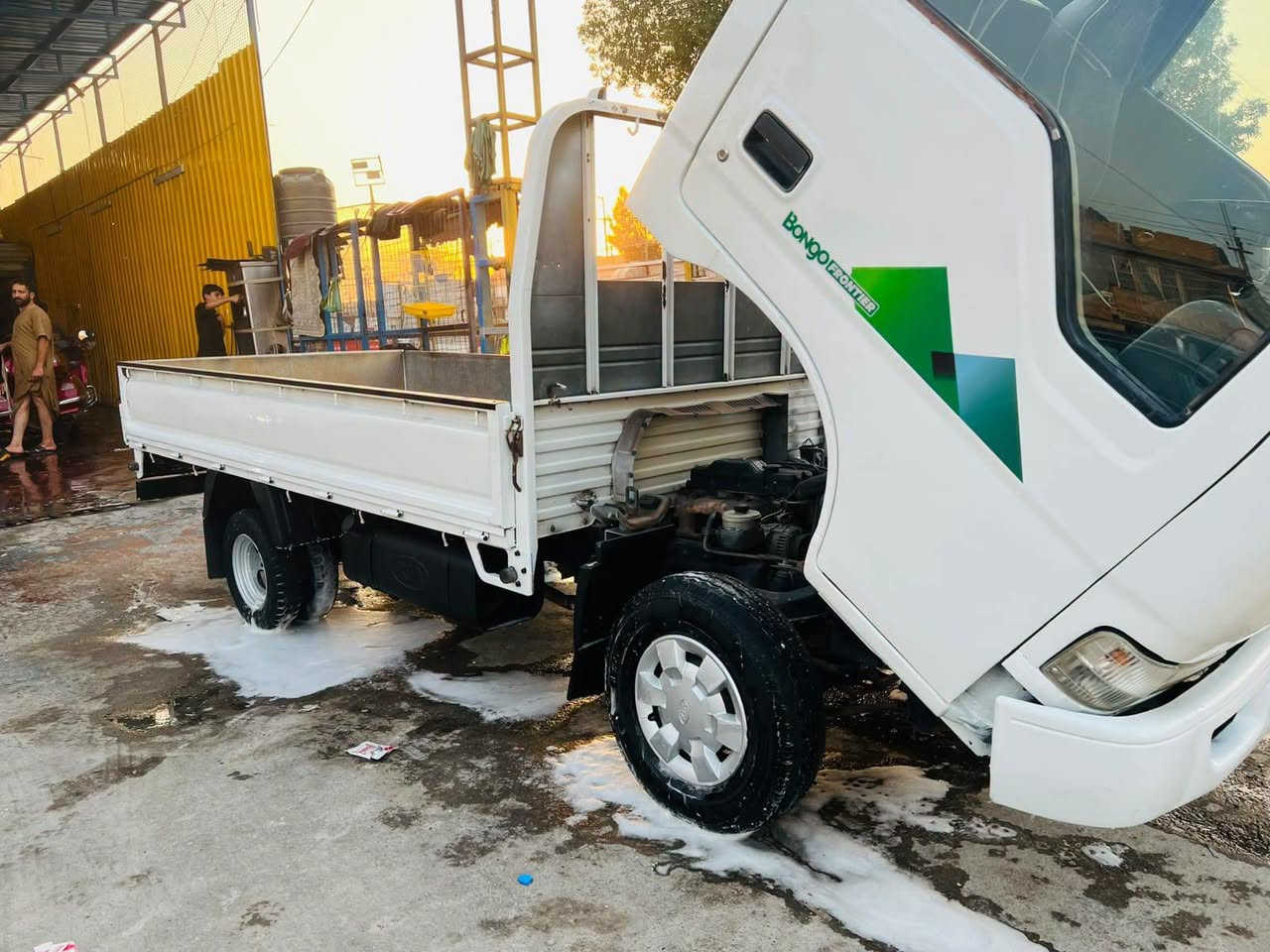 سلام عليكم....كيه البيع.....فنتيره مديل 2000.... رقم بغداد......صبق بكانات فقط......مكينه وكير واكسن خير من الله....شاصي مكفول .... كهربائيات شغاله.....تخم تاير جديد..... دواخل حلوه..... تحويل مباشر.....صدر امامي وخلفي جديد........سياره مال جناي....السعر 62وبيه مجال الطيبين..... الاستفسار علا رقم الهاتف‏‪***********‬‏المكان بغداد مدينه الصدر
