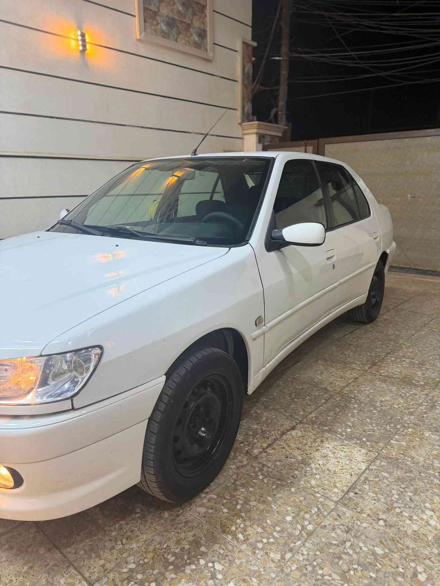 سلام عليكم 
للبيع بيجو 306
برده خلفيه بلاديه
موديل 2002 بلاديه بدون صبغ
مكينه جديده بيها 
تبريد تاير صدر كهربائيات جاهزه السياره
رقم بغداد تحويل مباشر
مكاني بغداد حي الجهاد 
سعرها 47 ورقه
***********
