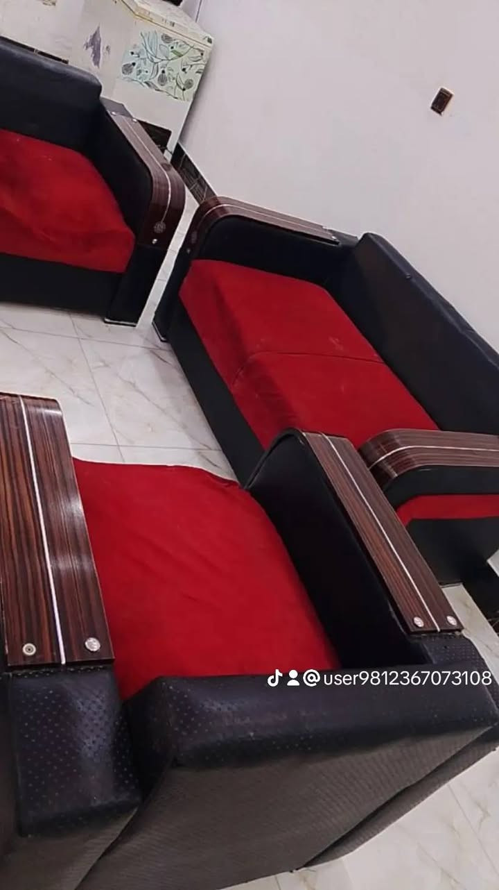 قنفات تركي  نضيفات اربع مترات لمعرفه السعر انتصل ***********
