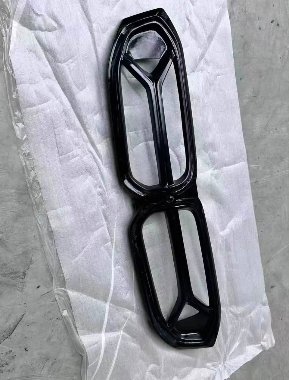 BMW front Grill/شباك امامي
كل فئات 3 سيرس من 2023-2026
تصميم كلش حلو وغريب

متوفر بنوعين

البيانو بلاك

وكاربون فايبر حقيقي

حاليا متوفر طلب فقد

للتواصل واتساب:***********
